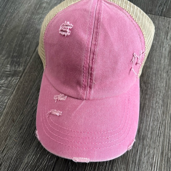 C.C cross cross hats - Picture 2 of 8